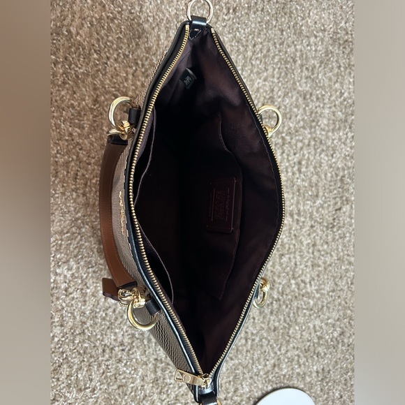 Coach purse with crossbody strap - Picture 4 of 8